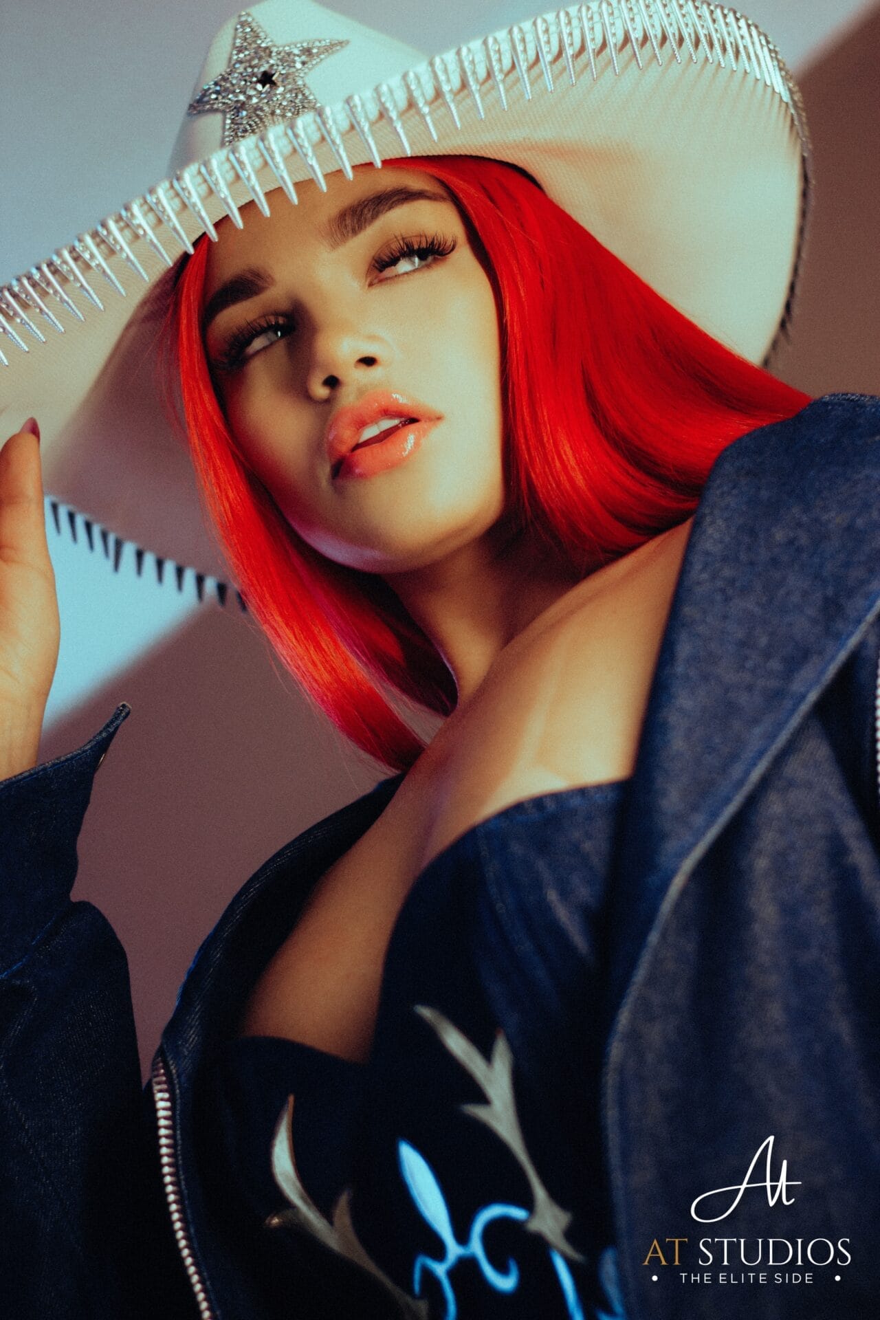 Lea Thompson – 金色的猫